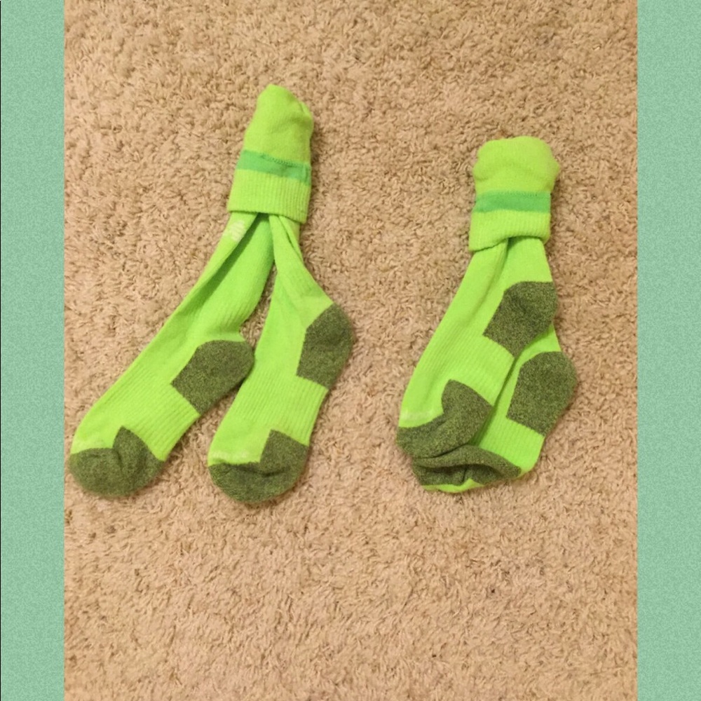 I am selling two pairs of never worn socks.